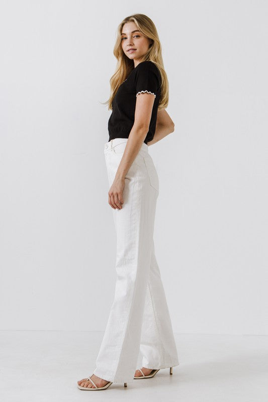 Scallop Neckline Short Sleeve Top