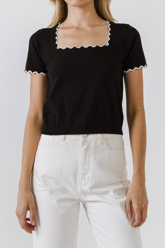 Scallop Neckline Short Sleeve Top